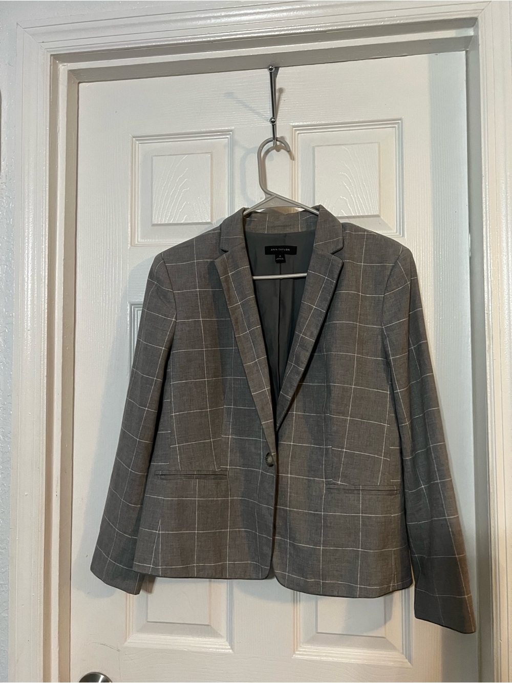 Ann Taylor Gray Windowpane Blazer